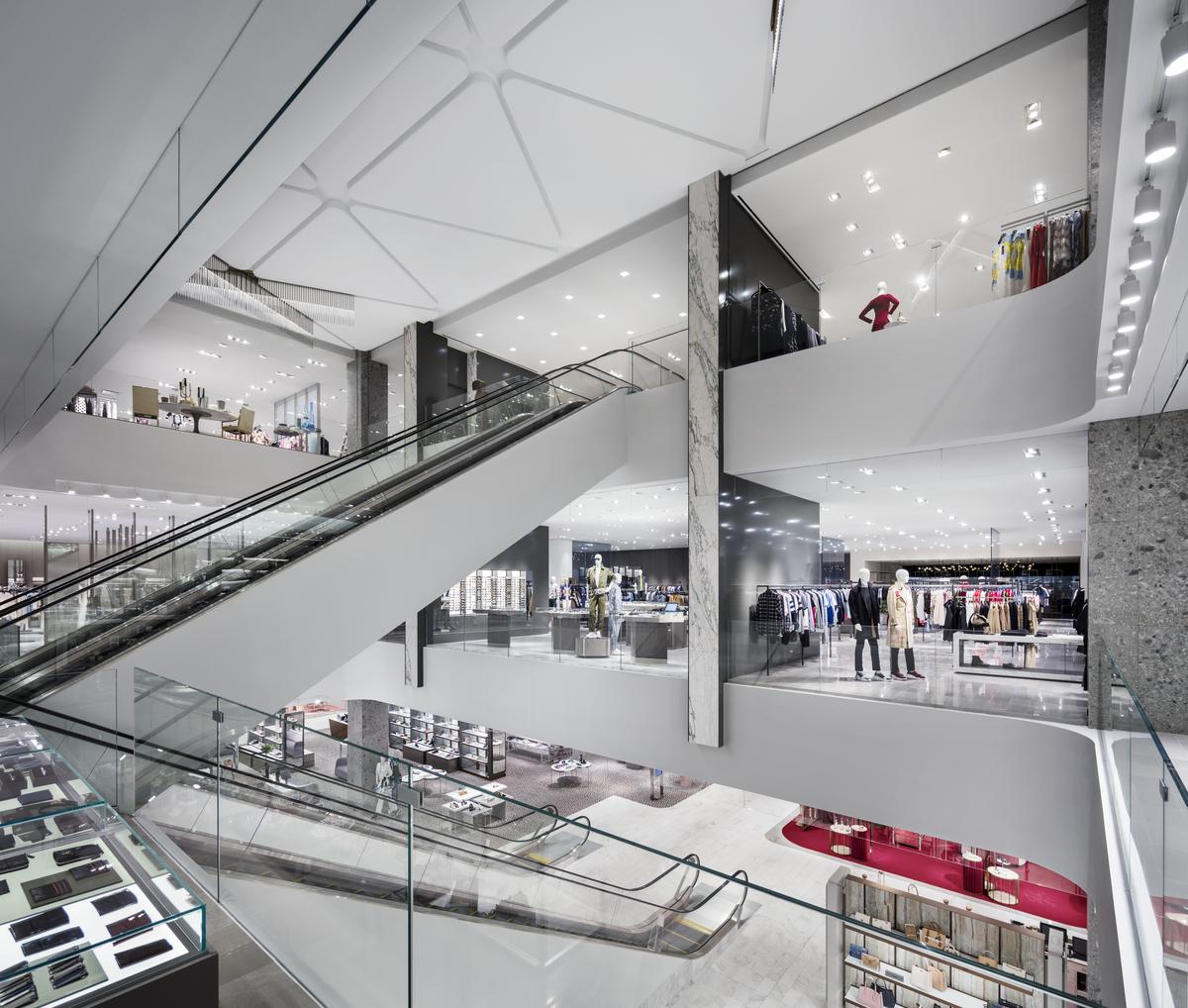 Interiors of the Neiman Marcus First Manhattan Store at the Shops at Hudson  Yards Shopping Mall Editorial Stock Image - Image of department, covid:  181986539