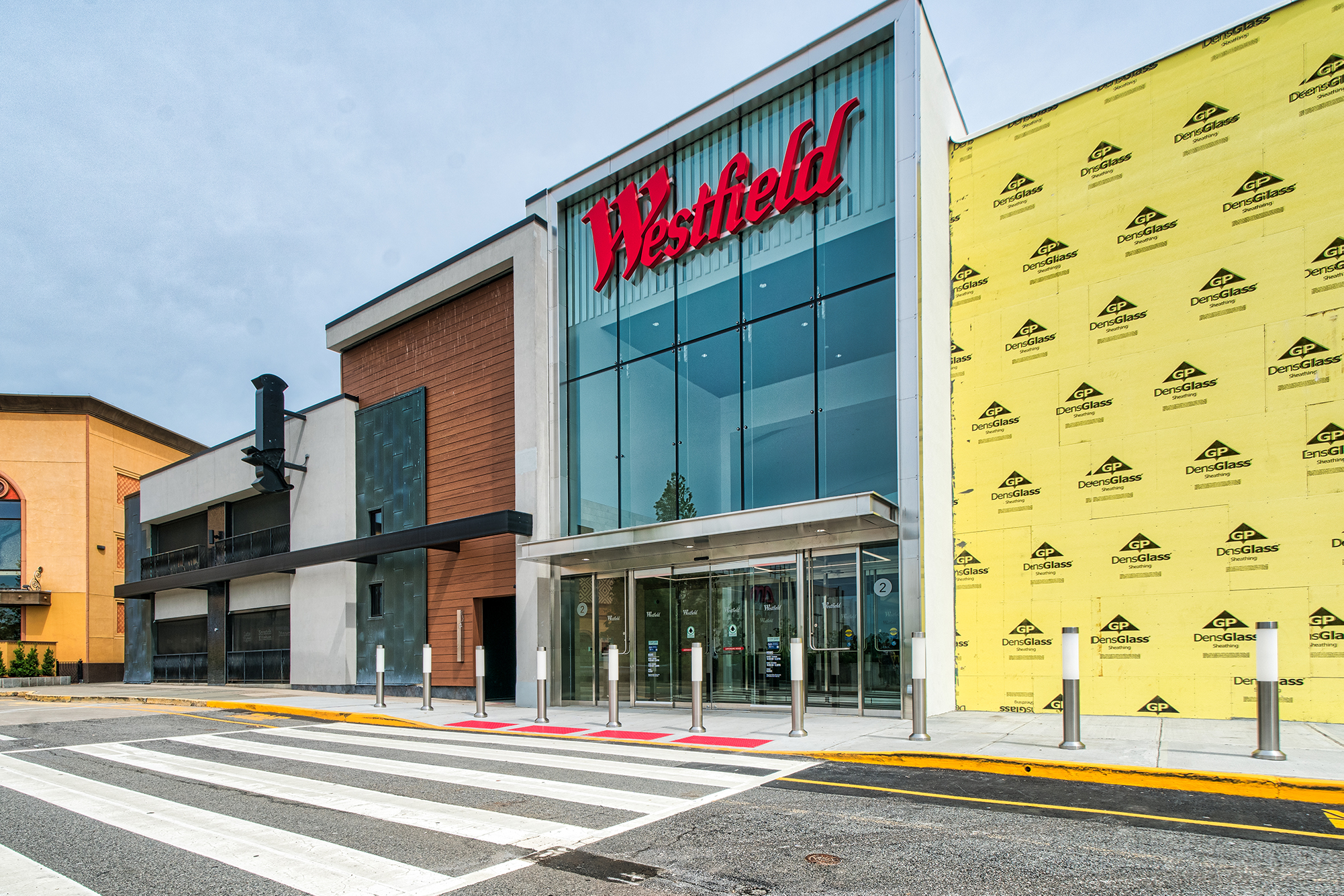 Westfield Garden State Plaza Entrance