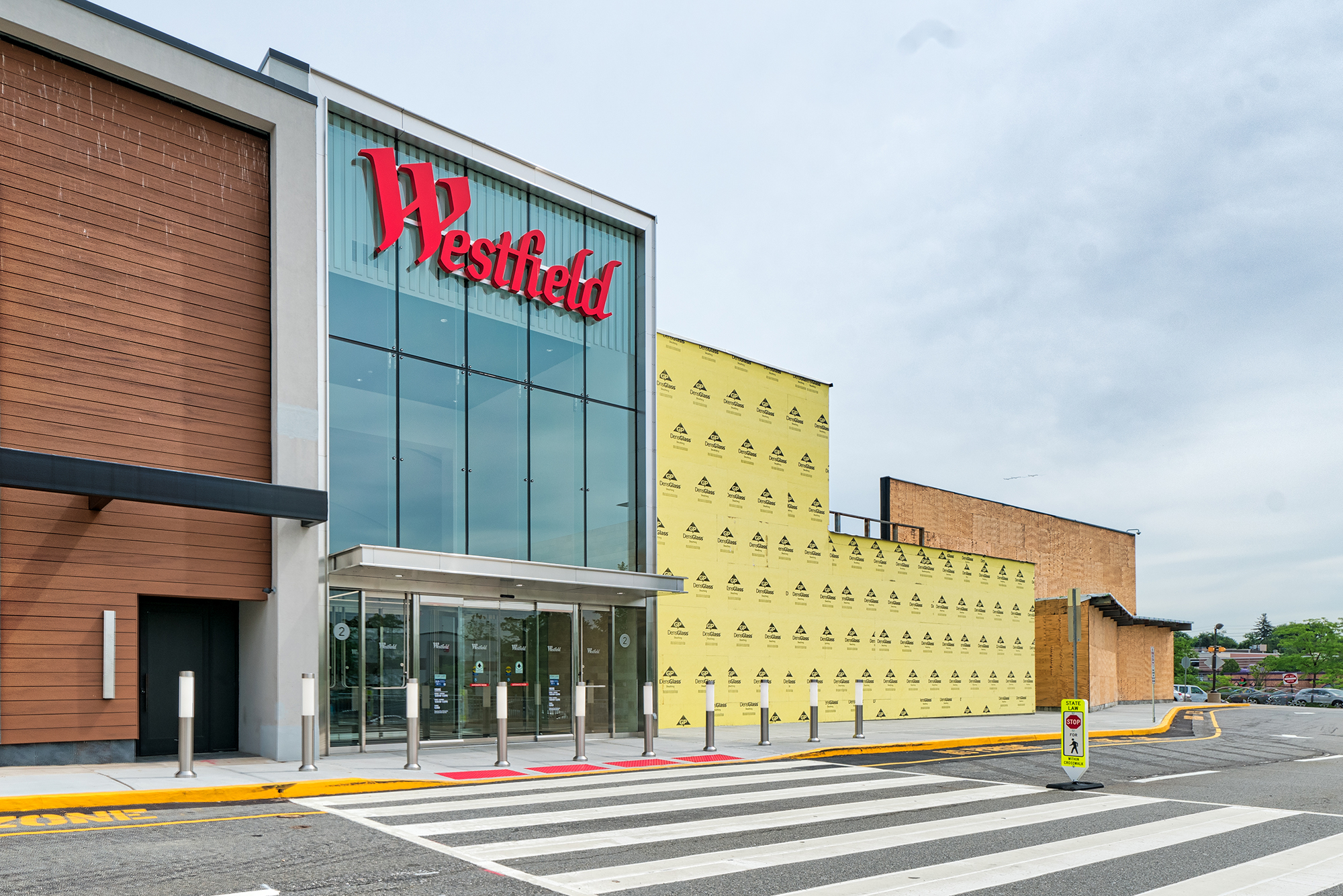 Westfield Garden State Plaza Entrance